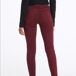 *ITEM SOLD ON CURTSY*